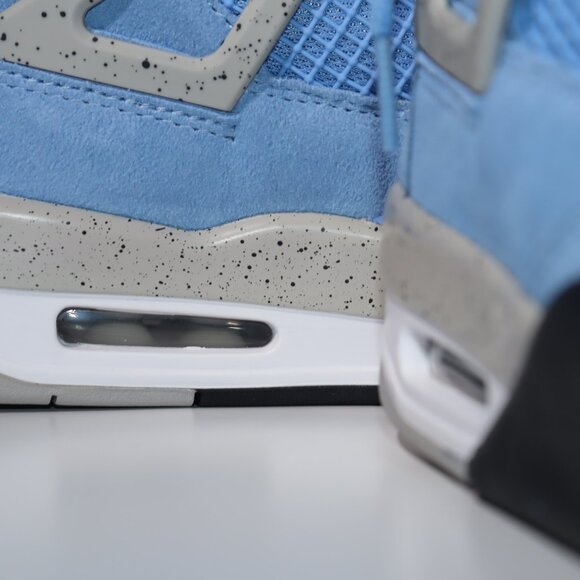 Athletic_Shoes